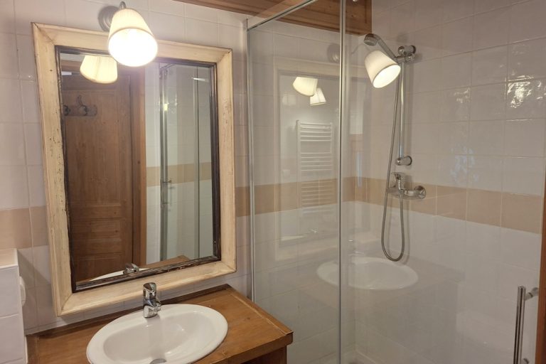 Chalet Neus bedroom 5 ensuite