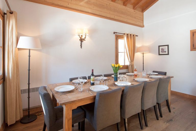 Chalet Neus dining room